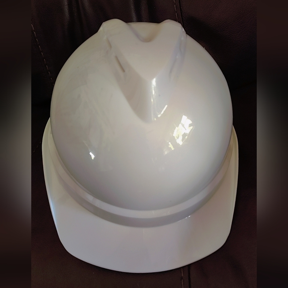 🩷$5 | MSA V-Gard White Hard Hat with Fas-Trac III Suspension – New Condition